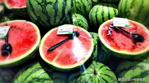 西瓜视频吃小瓜,吃小瓜的趣味瞬间，带你领略夏日清凉